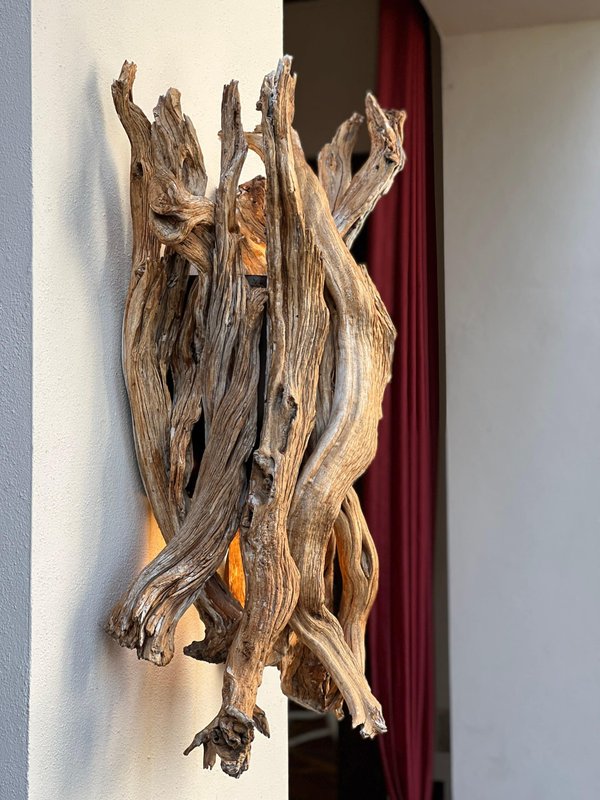 La montée en puissance du bois flotté : Comment ce matériau a conquis le monde du design