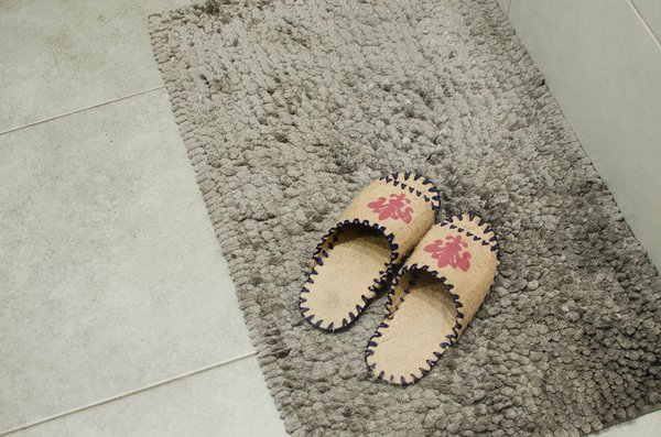 Tapis de bain XXL : une solution confortable pour une grande pièce